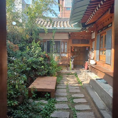 Gongsimga Hanok Guesthouse Seúl Exterior foto