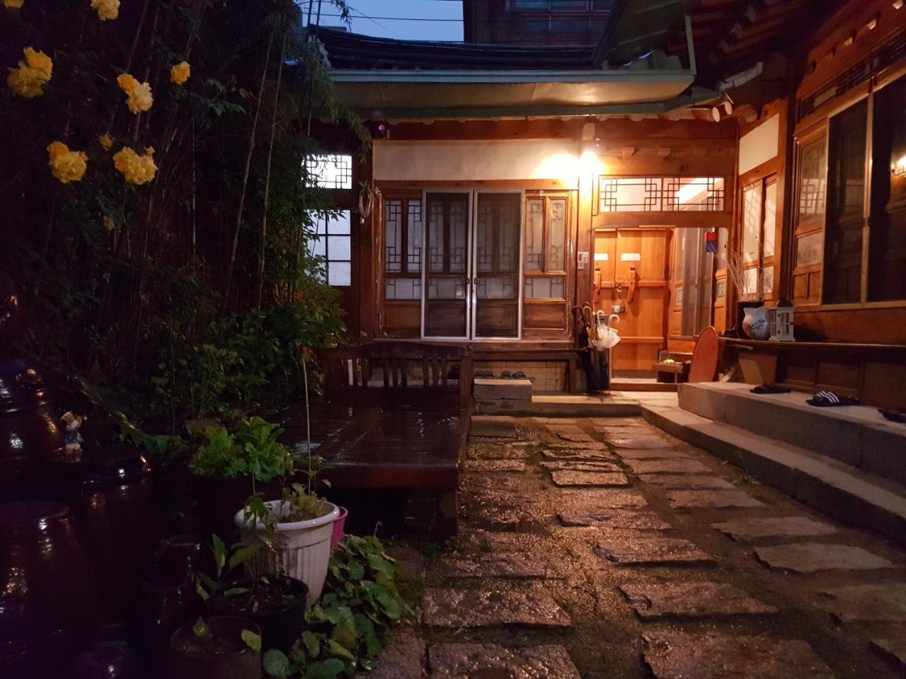 Gongsimga Hanok Guesthouse Seúl Exterior foto